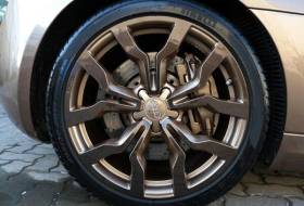audi-gold-rim-custom-wheel-paint audi-gold-rim-custom-wheel-paint